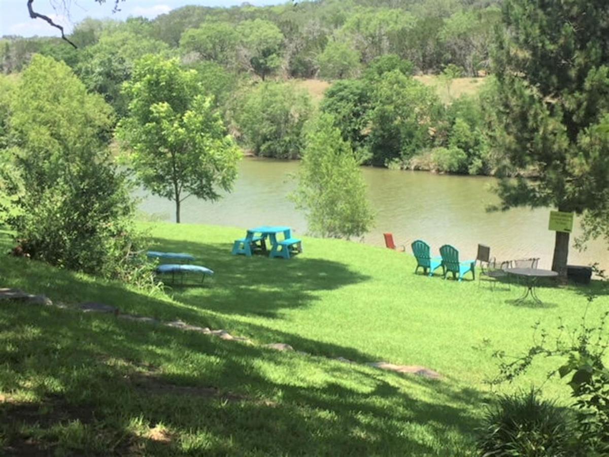 The Studio At Creekside Camp & Cabins Marble Falls Exterior photo